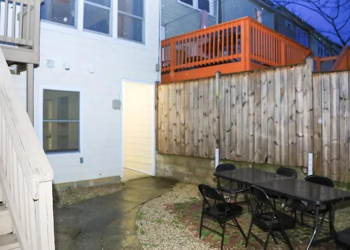 Private Room With Ensuite Bathroom Centrally Located