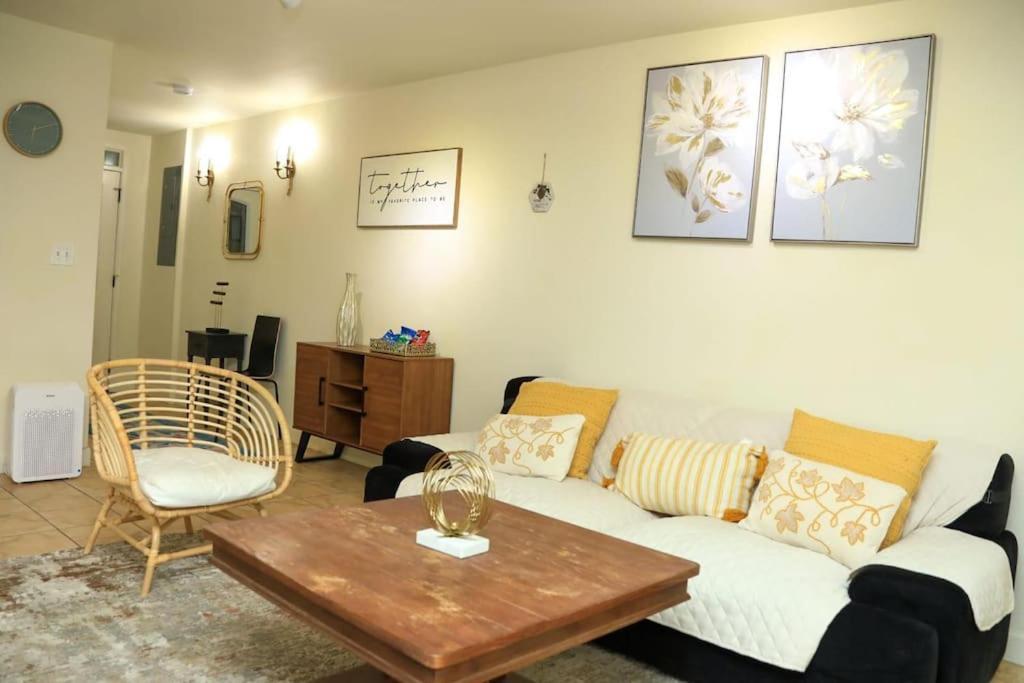 Holiday home Private With Private Bathroom Centrally Located