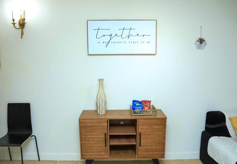 Hébergement de vacances Private With Ensuite Bathroom Centrally Located