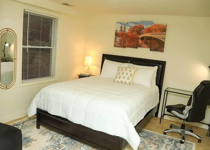 Private Room With Ensuite Bathroom Centrally Located